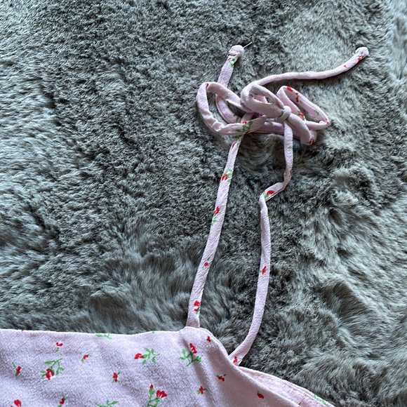 Brandy Melville Dena Tank - Picture 5 of 10